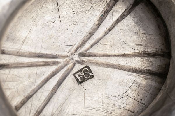 Gruppo di tre oggetti  - Asta Argenti Antichi e da Collezione - Associazione Nazionale - Case d'Asta italiane