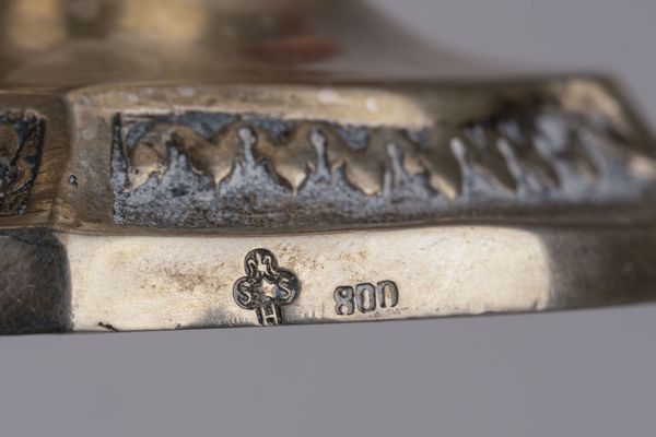 Gruppo di tre oggetti  - Asta Argenti Antichi e da Collezione - Associazione Nazionale - Case d'Asta italiane