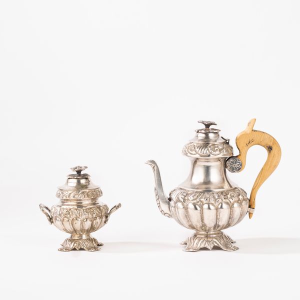 Zuccheriera e teiera  - Asta Argenti Antichi e da Collezione - Associazione Nazionale - Case d'Asta italiane