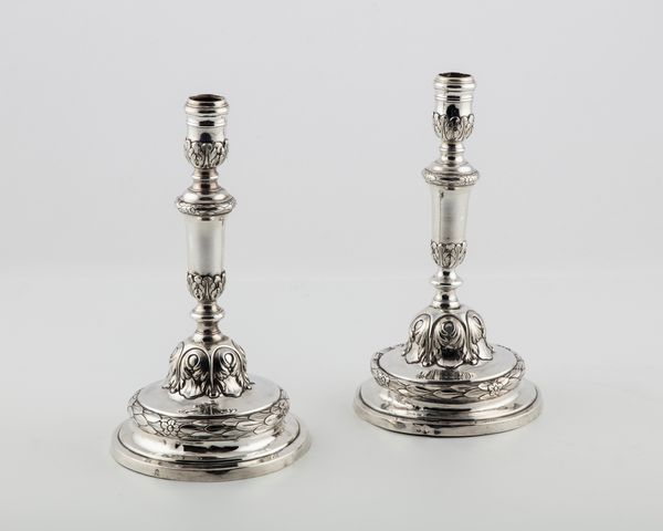 Coppia di candelieri  - Asta Argenti Antichi e da Collezione - Associazione Nazionale - Case d'Asta italiane