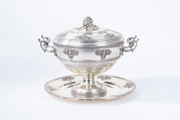 Zuppiera con piatto  - Asta Argenti Antichi e da Collezione - Associazione Nazionale - Case d'Asta italiane