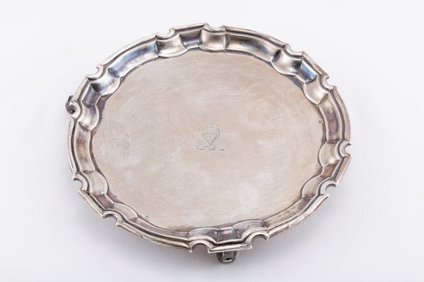 Piccolo Salver Giorgio II  - Asta Argenti Antichi e da Collezione - Associazione Nazionale - Case d'Asta italiane