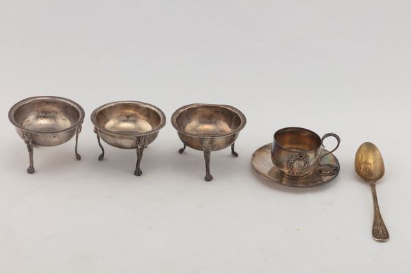 Gruppo di sei oggetti  - Asta Argenti Antichi e da Collezione - Associazione Nazionale - Case d'Asta italiane