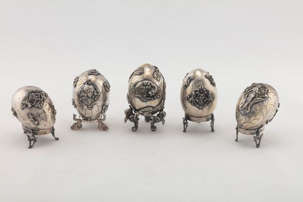 Cinque uova  - Asta Argenti Antichi e da Collezione - Associazione Nazionale - Case d'Asta italiane