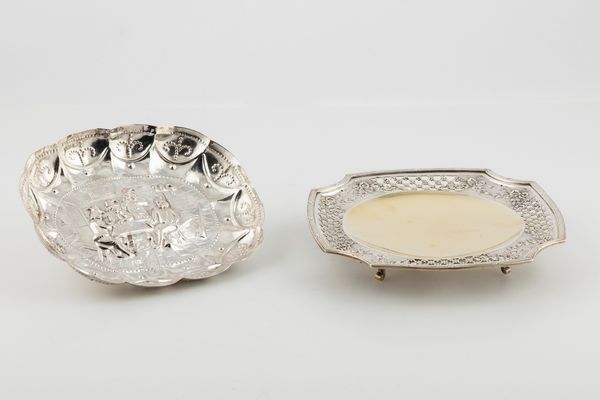 Piattino e alzatina  - Asta Argenti Antichi e da Collezione - Associazione Nazionale - Case d'Asta italiane