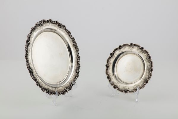 Due sottopiatti  - Asta Argenti Antichi e da Collezione - Associazione Nazionale - Case d'Asta italiane