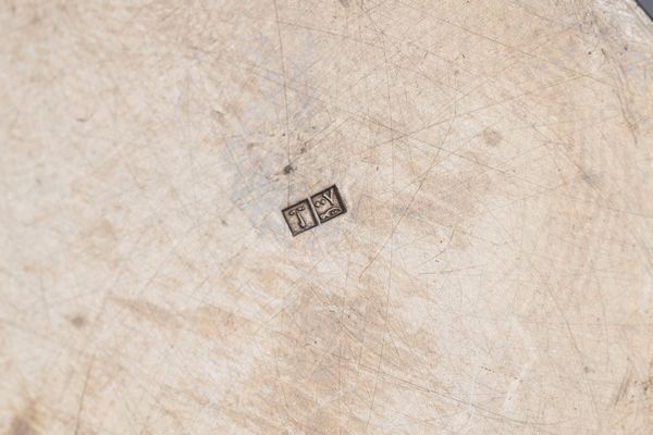 Gruppo di cinque oggetti orientali  - Asta Argenti Antichi e da Collezione - Associazione Nazionale - Case d'Asta italiane