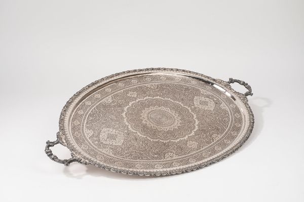Grande vassoio  - Asta Argenti Antichi e da Collezione - Associazione Nazionale - Case d'Asta italiane