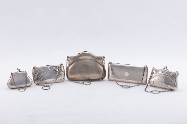 Cinque portamonete a foggia di borsetta  - Asta Argenti Antichi e da Collezione - Associazione Nazionale - Case d'Asta italiane