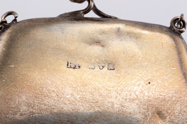 Cinque portamonete a foggia di borsetta  - Asta Argenti Antichi e da Collezione - Associazione Nazionale - Case d'Asta italiane