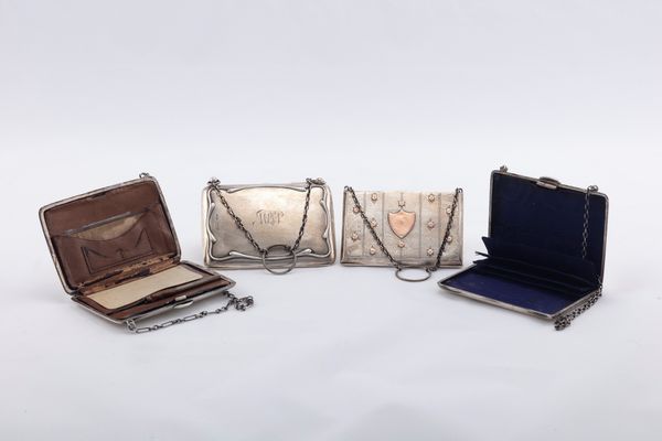 Quattro porta biglietti a foggia di borsetta  - Asta Argenti Antichi e da Collezione - Associazione Nazionale - Case d'Asta italiane