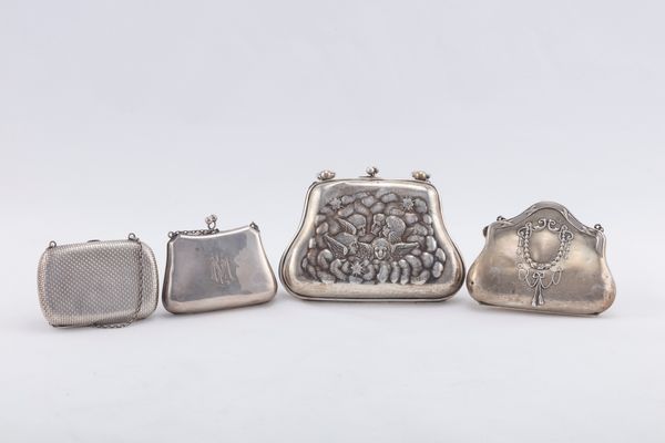 Due portabiglietti e due portamonete con catanella  - Asta Argenti Antichi e da Collezione - Associazione Nazionale - Case d'Asta italiane