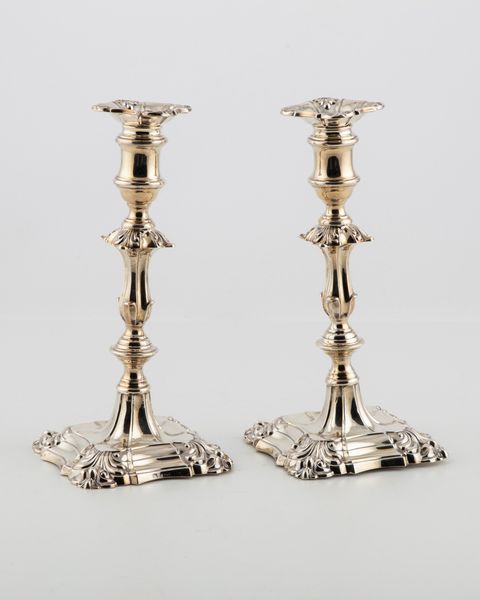 Coppia di candelieri  - Asta Argenti Antichi e da Collezione - Associazione Nazionale - Case d'Asta italiane