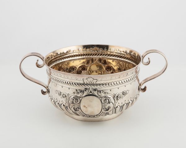 Coppa centrotavola  - Asta Argenti Antichi e da Collezione - Associazione Nazionale - Case d'Asta italiane