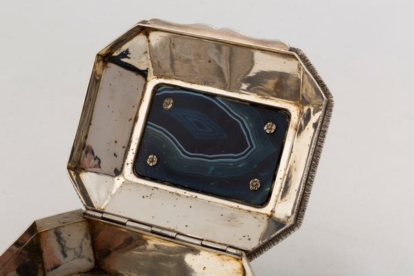 Vaso e scrigno  - Asta Argenti Antichi e da Collezione - Associazione Nazionale - Case d'Asta italiane