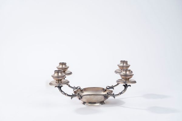 Candelabro da tavolo  - Asta Argenti Antichi e da Collezione - Associazione Nazionale - Case d'Asta italiane
