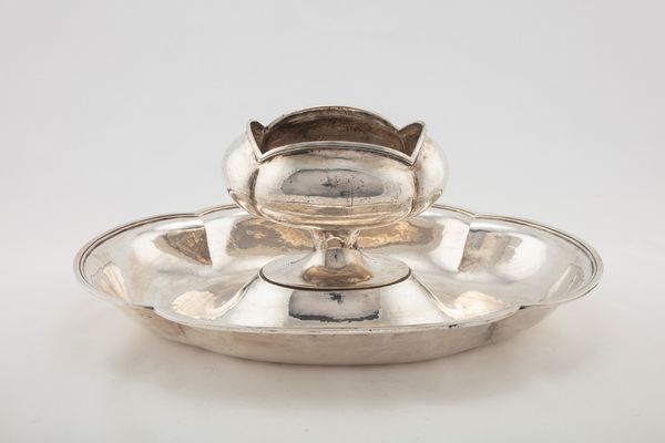 Grande centrotavola  - Asta Argenti Antichi e da Collezione - Associazione Nazionale - Case d'Asta italiane