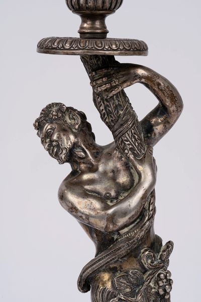 Coppia di candelieri, con satiro e ninfa  - Asta Argenti Antichi e da Collezione - Associazione Nazionale - Case d'Asta italiane