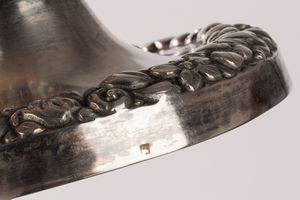 Due candelieri e un porta candele  - Asta Argenti Antichi e da Collezione - Associazione Nazionale - Case d'Asta italiane