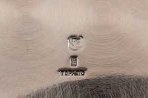 Gruppo di tre oggetti  - Asta Argenti Antichi e da Collezione - Associazione Nazionale - Case d'Asta italiane