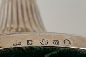 Coppia di candelieri, Giorgio III  - Asta Argenti Antichi e da Collezione - Associazione Nazionale - Case d'Asta italiane