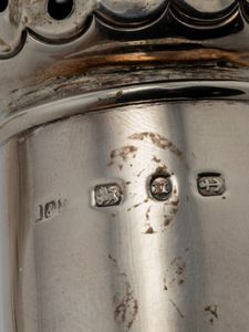 Due spargi zucchero  - Asta Argenti Antichi e da Collezione - Associazione Nazionale - Case d'Asta italiane