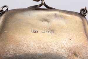 Cinque portamonete a foggia di borsetta  - Asta Argenti Antichi e da Collezione - Associazione Nazionale - Case d'Asta italiane