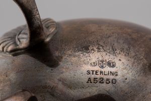 Gruppo di otto oggetti  - Asta Argenti Antichi e da Collezione - Associazione Nazionale - Case d'Asta italiane