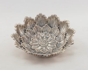 Gianmaria Buccellati : Ciotola, Dalia  - Asta Argenti Antichi e da Collezione - Associazione Nazionale - Case d'Asta italiane