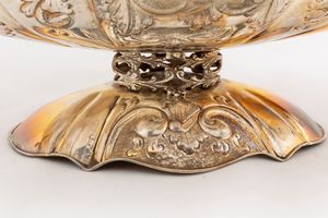 Grande centrotavola  - Asta Argenti Antichi e da Collezione - Associazione Nazionale - Case d'Asta italiane