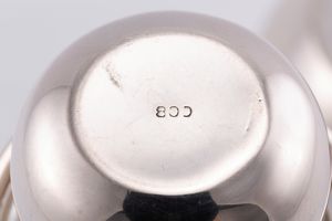 Servizio di bicchieri con vassoio  - Asta Argenti Antichi e da Collezione - Associazione Nazionale - Case d'Asta italiane