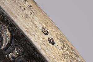 Coppia di candelabri con putti  - Asta Argenti Antichi e da Collezione - Associazione Nazionale - Case d'Asta italiane