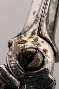 Gruppo di tre oggetti  - Asta Argenti Antichi e da Collezione - Associazione Nazionale - Case d'Asta italiane