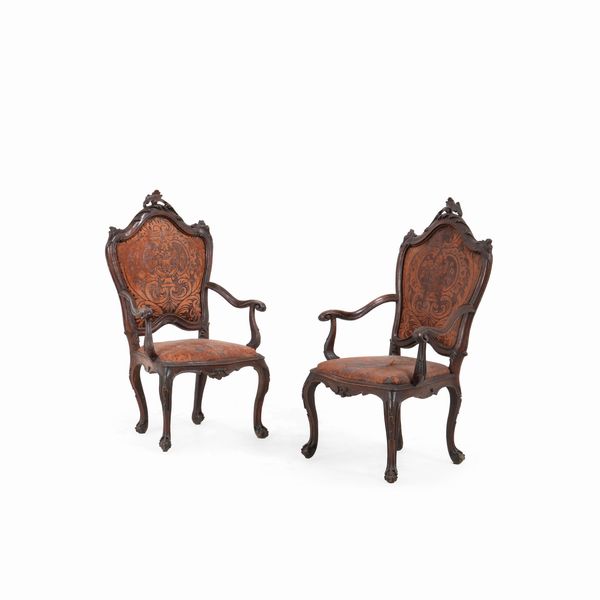 Coppia di poltrone in legno intagliato. Veneto XVIII secolo  - Asta Antiquariato - Associazione Nazionale - Case d'Asta italiane