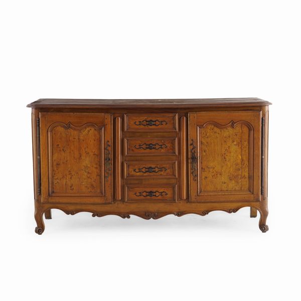 Credenza in legno intagliato  - Asta Antiquariato - Associazione Nazionale - Case d'Asta italiane