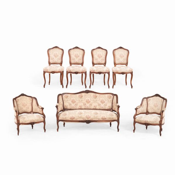 Salotto in legno intagliato in stile settecentesco. Inizi XX secolo  - Asta Antiquariato - Associazione Nazionale - Case d'Asta italiane