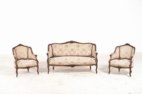 Salotto in legno intagliato in stile settecentesco. Inizi XX secolo  - Asta Antiquariato - Associazione Nazionale - Case d'Asta italiane