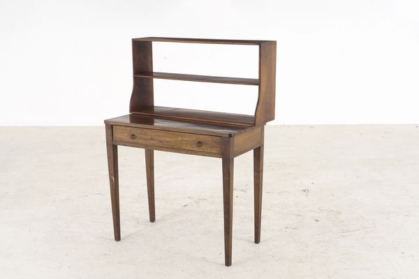 Piccolo scrittoio con alzata  - Asta Antiquariato - Associazione Nazionale - Case d'Asta italiane