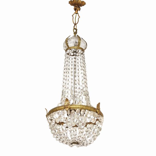 Lampadario a mongolfiera in metallo dorato e cristalli. XIX secolo  - Asta Antiquariato - Associazione Nazionale - Case d'Asta italiane