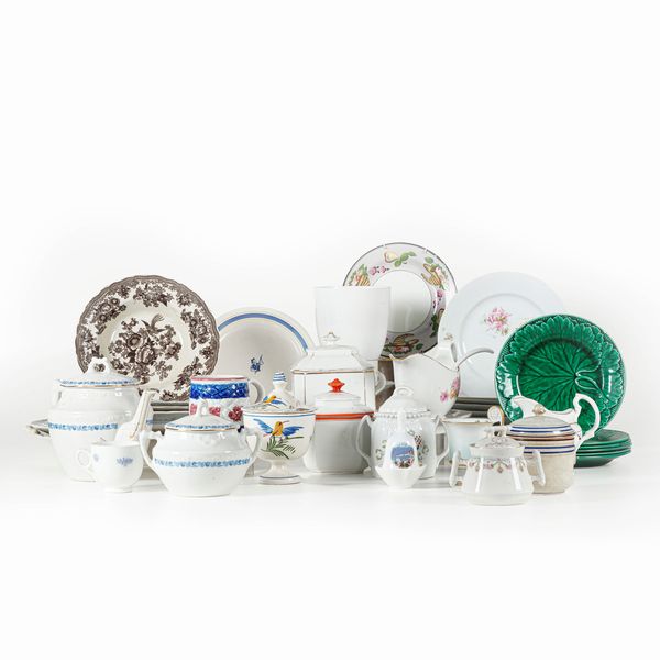 Miscellanea di oggetti per la tavola in ceramica  - Asta Antiquariato - Associazione Nazionale - Case d'Asta italiane