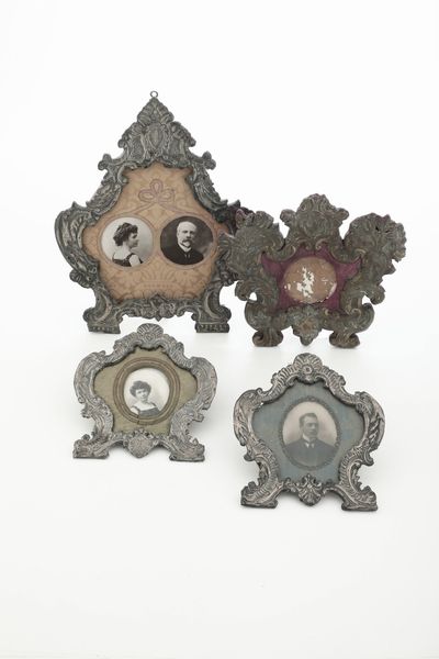 Lotto di cornici da cartagloria in metallo sbalzato  - Asta Antiquariato - Associazione Nazionale - Case d'Asta italiane