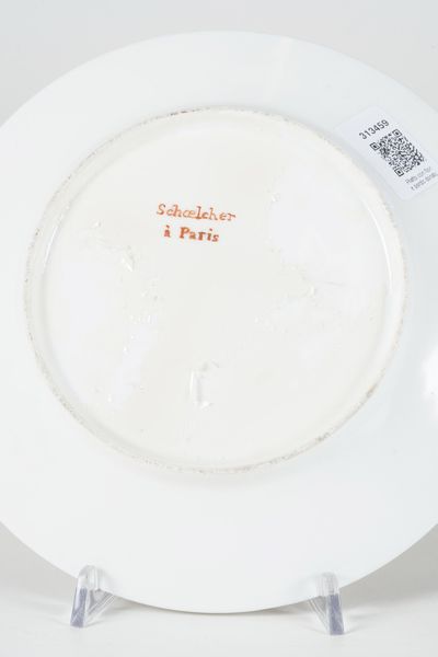 Piatto in porcellana con fiori e bordo dorato. Sc�lcher � Paris, XX secolo  - Asta Antiquariato - Associazione Nazionale - Case d'Asta italiane