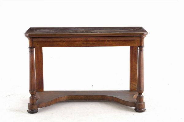 Coppia di consolles in legno intagliato. XIX secolo  - Asta Antiquariato - Associazione Nazionale - Case d'Asta italiane