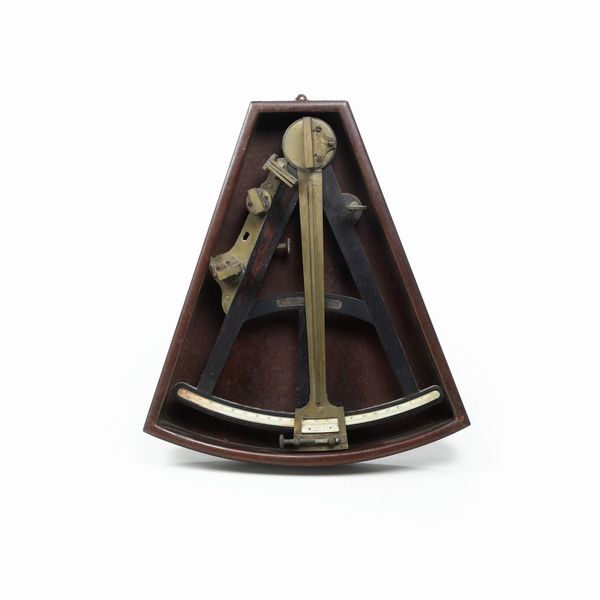 Ottante in metallo e legno  - Asta Antiquariato - Associazione Nazionale - Case d'Asta italiane