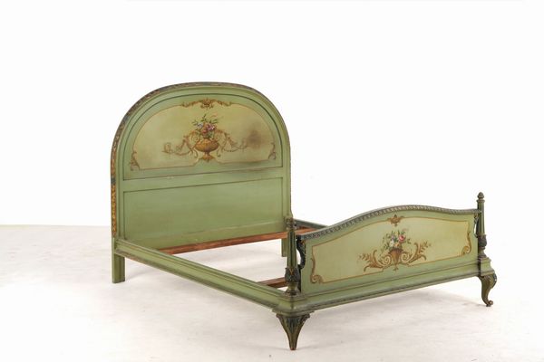 Camera da letto in legno dipinto. XX secolo  - Asta Antiquariato - Associazione Nazionale - Case d'Asta italiane