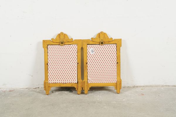 Coppia di cornici da cartaglioria in legno intagliato e dorato  - Asta Antiquariato - Associazione Nazionale - Case d'Asta italiane