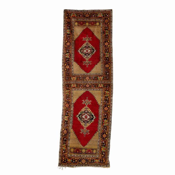 Tappeto Anatolia, inizio XX secolo  - Asta Antiquariato - Associazione Nazionale - Case d'Asta italiane
