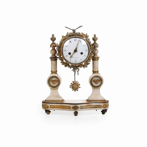 Pendola da tavolo a portico. Francia, XIX secolo  - Asta Antiquariato - Associazione Nazionale - Case d'Asta italiane