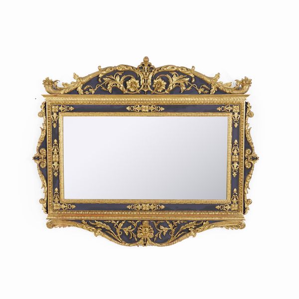 Grande specchio con cornice in legno intagliato, dipinto e dorato. XX secolo  - Asta Antiquariato - Associazione Nazionale - Case d'Asta italiane