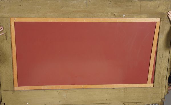 Grande specchio con cornice in legno intagliato, dipinto e dorato. XX secolo  - Asta Antiquariato - Associazione Nazionale - Case d'Asta italiane